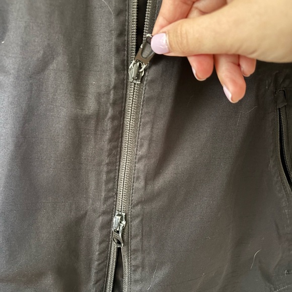 The North Face Black Quilted Jacket - Picture 4 of 10